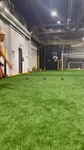 Quick push, clean finish 😳 #soccertiktok #football #hardwork #shooting