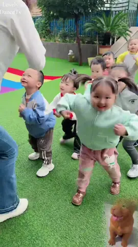 Lovely dance #fouryou #fyp #happydance #vairalvideo #teachersoftiktok 