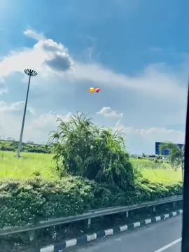 Kotha gulo sune kno jeno mone holo amader sobar sathei hoyto erokom tuki taki hoyeche taina?🫠 manush boroi odvhut tmi jar bipod e pashe thakbe valo somoye sobar age sei tmr theke dure chole jabe😅 #foryoupage #foryou #viral🖤tiktok #tiktokofficial @TikTok @TikTok Indonesia 