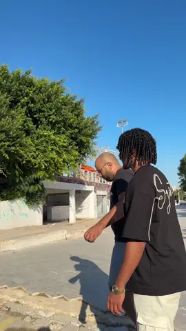 تاڨي صاحبك يعملها 😂 ؟  #7chich  #funnyfriends  #funny  #funnymoments  #friendsfun 