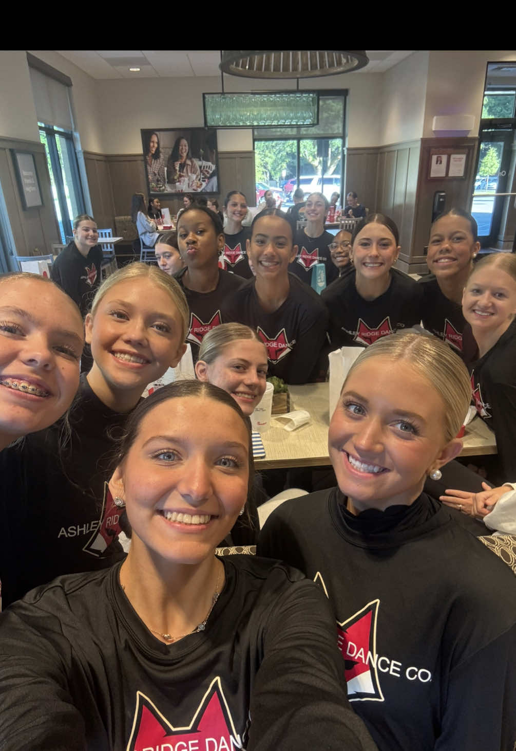 Chick-fila cuties!! 🐣💕😋#viral #fyp #danceteam #sportsteam #ballet @Chick-fil-A 