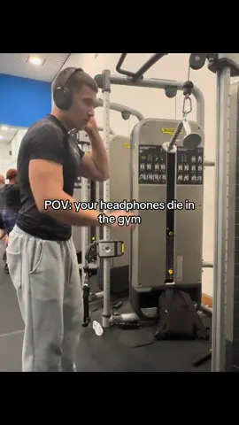 Gym music sucks #gym #fyp #viral #foryou #funny 