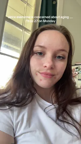 fine lines & hormonal acne 🤷🏼‍♀️ #fyp #aging #27 #midtwenties 