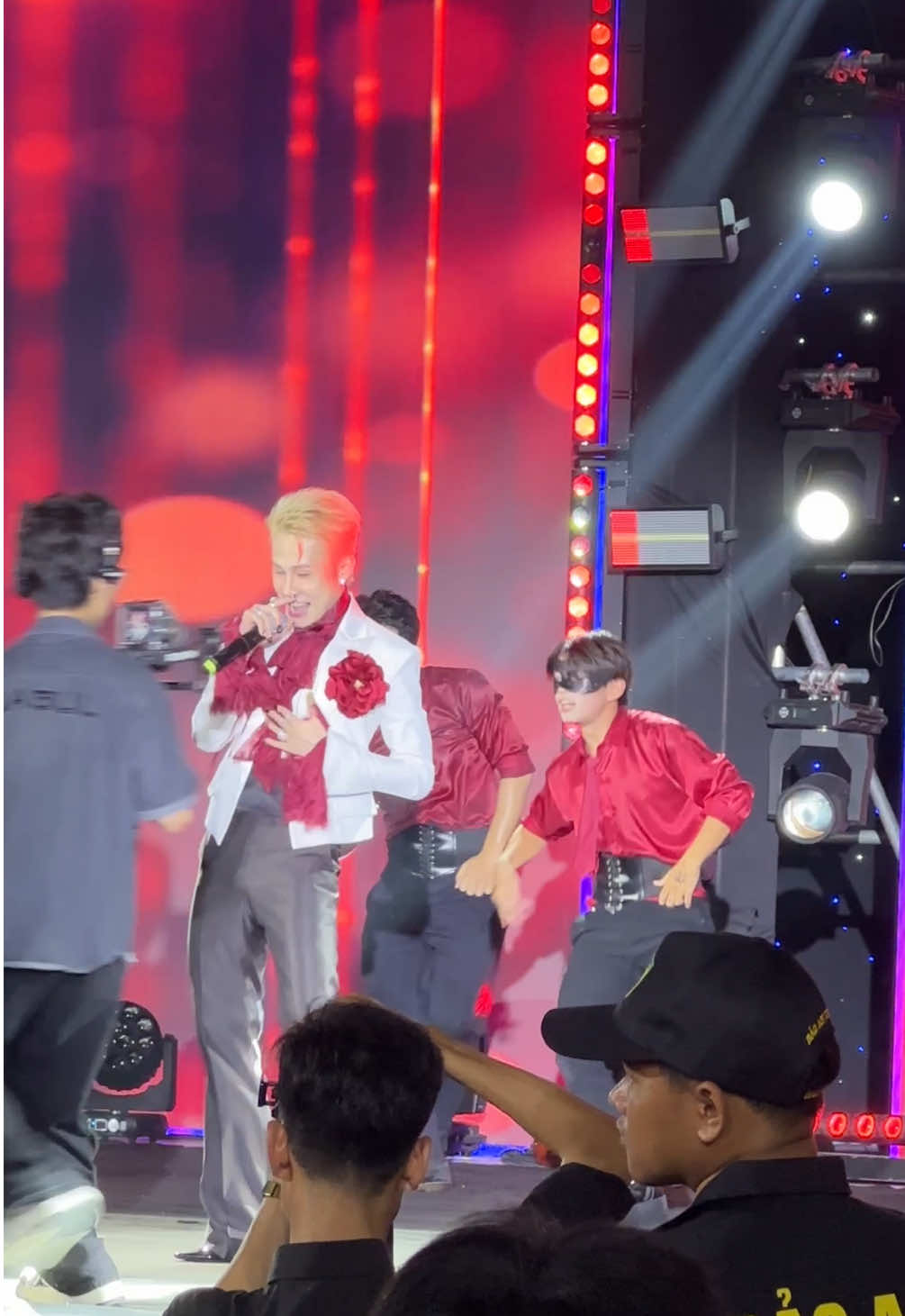 Lâu lắm lắm rùi mới đi nghe nhạc. Lần này đi nghe nhạc vì có #Jack97 #moonlit#mooumi chan