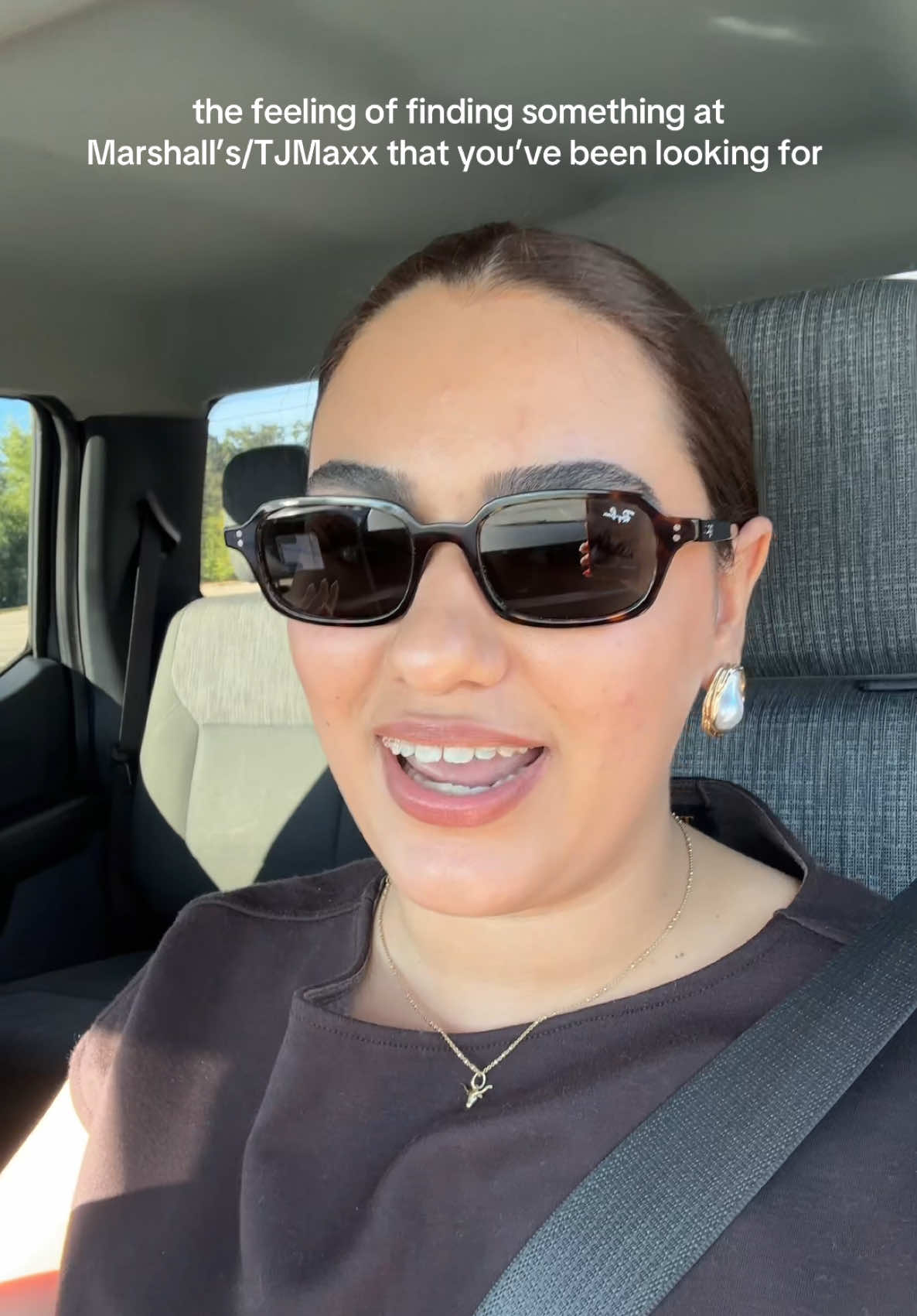 Seriously obsessed with this coat @Marshalls #marshalls #marshallsfinds #coat #happy #tjmaxx 