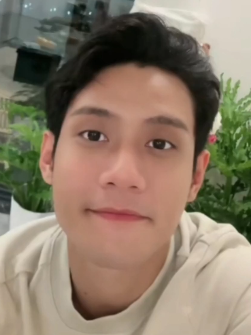 Hôm nay Khang được xem lại “Mưa Đỏ” #DinhKhang #dienviendinhkhang 