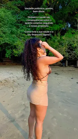 Verdade polêmica, porém, bem óbvia. Dinheiro e saúde são consequências sobre o quanto estamos seguindo o nosso propósito. Como está a sua saúde e o seu financeiro agora? #balneariocamboriu #santacatarina #prosperidade #cacheada