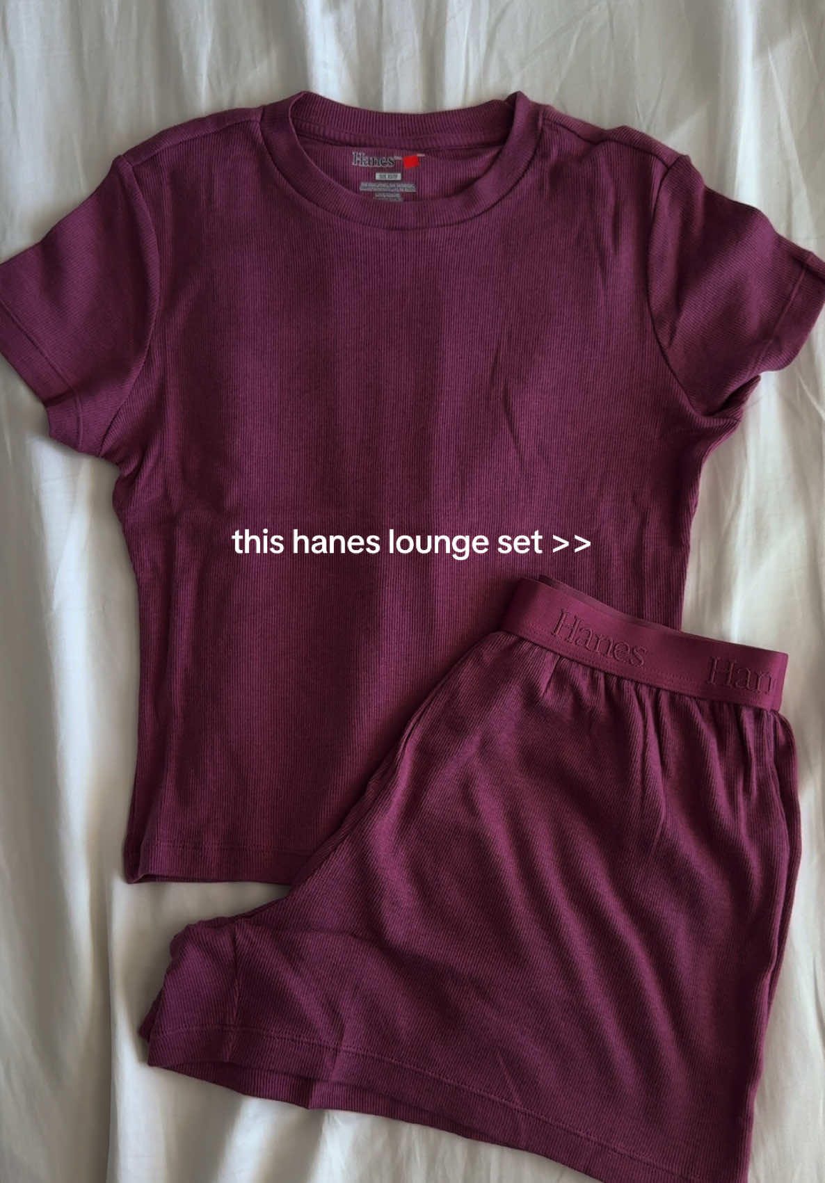 on sale until 10/19 and theyre giving away a free gift with every purchase! 🥰 #hanes #loungewear #pajamas #pj #loungeset @Hanes 