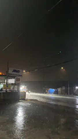 #fypppp #rain#foryoupage #hujan🌧️ #malamhariyangsunyi