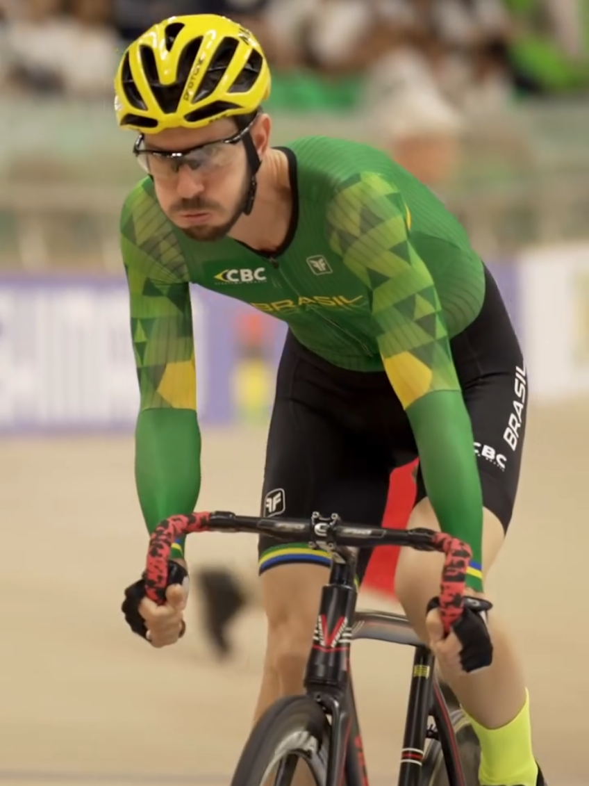 The determination! 😮‍💨 Augusto Dadalto giving it his all on home soil at the 2025 UCI #ParaCycling Track World Championships. 🌈🇧🇷 #Rio2025
