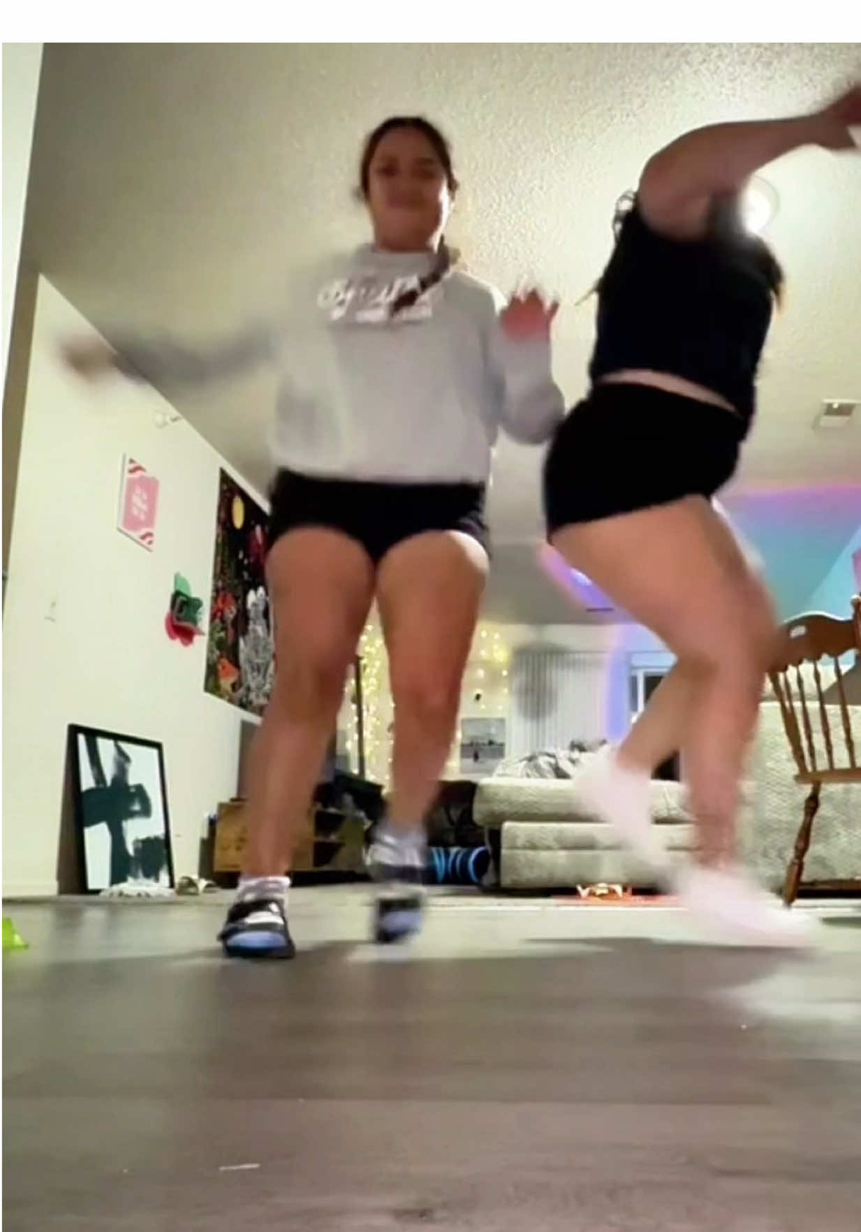 @Daylan Shults let’s forget about me getting hit in the face! Look at dat 🍑😳 #comedy #fail #funnyvideos #viral #fyp 