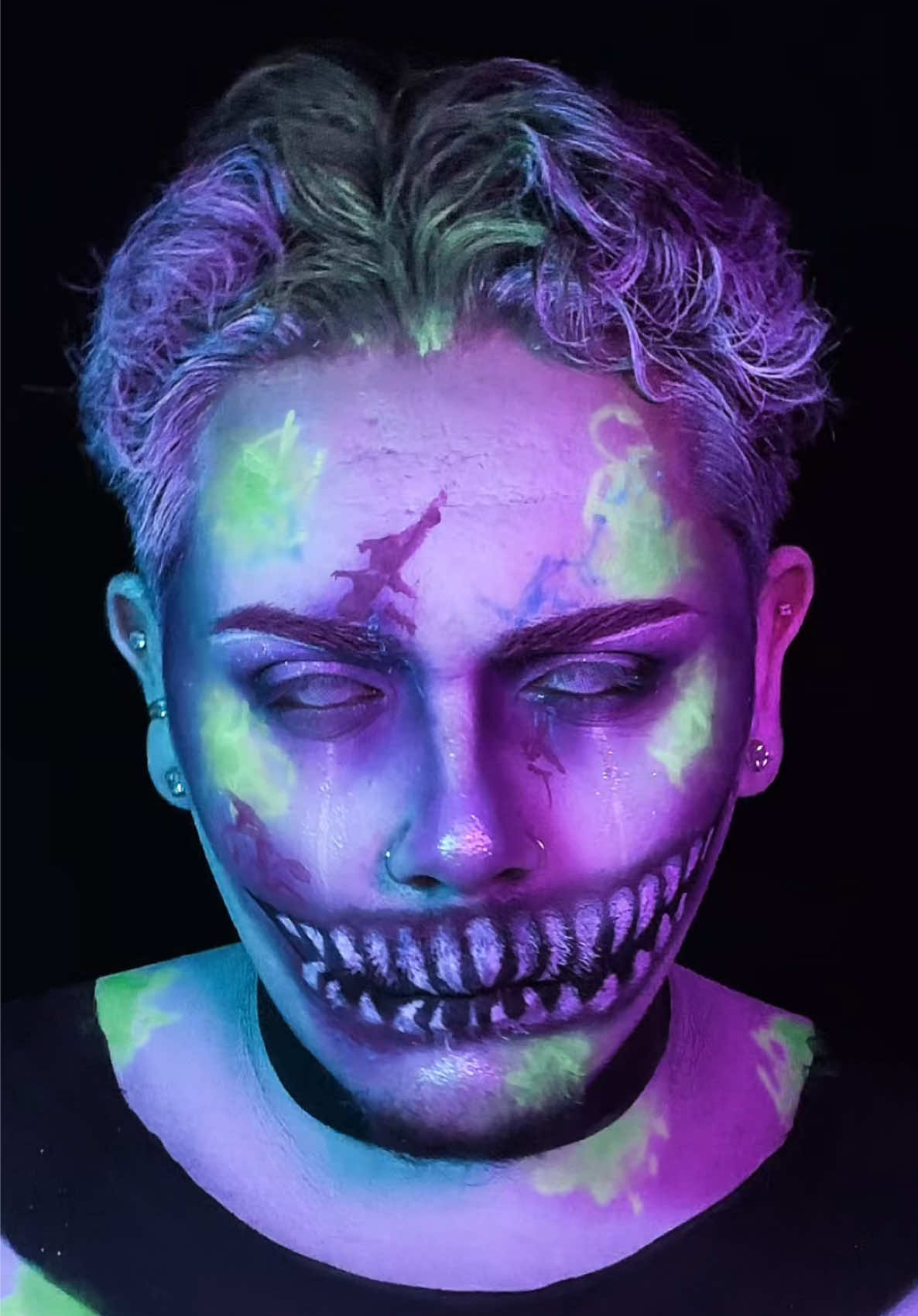 Where’s everyone at yall need to stop sleeping on me 🪲🧃 #beetlejuicemakeup#creativemakeup#transition#supremesalty🧂#savagepandafamily🐼 