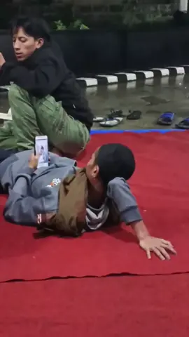 That looks comfortable (song: ilyTOMMY - pretty ho3) #ilytommy #chillmusic #wthelly #meme #tiktok 