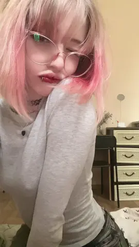 😴