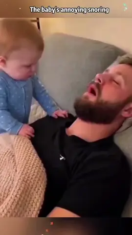 The child's hand is tied to the father's hand 😂😂😂🤣🤣#kids #kidslove #funnykids #babyfunny  #babah 