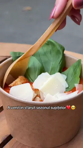 Supă de roșii - aromată, gustoasă și perfectă pentru vremea rece #rainbowls #undemancam #restaurantbucuresti #backtoschool #pokebowls 