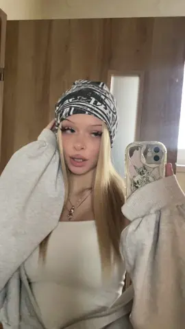 beanie from @sonzai <3