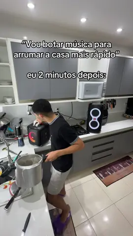 removi algumas partes da música para manter o respeito a todosss :)