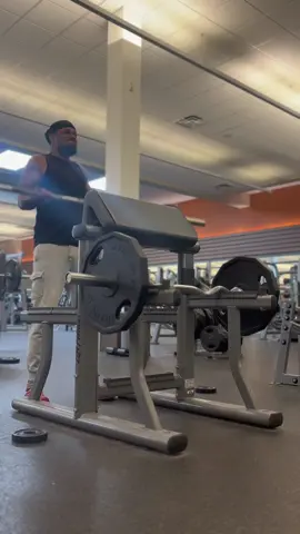 Brick by brick! ARMDAY .#Fitness #gym #armday #phillyfit #phillytrainer 