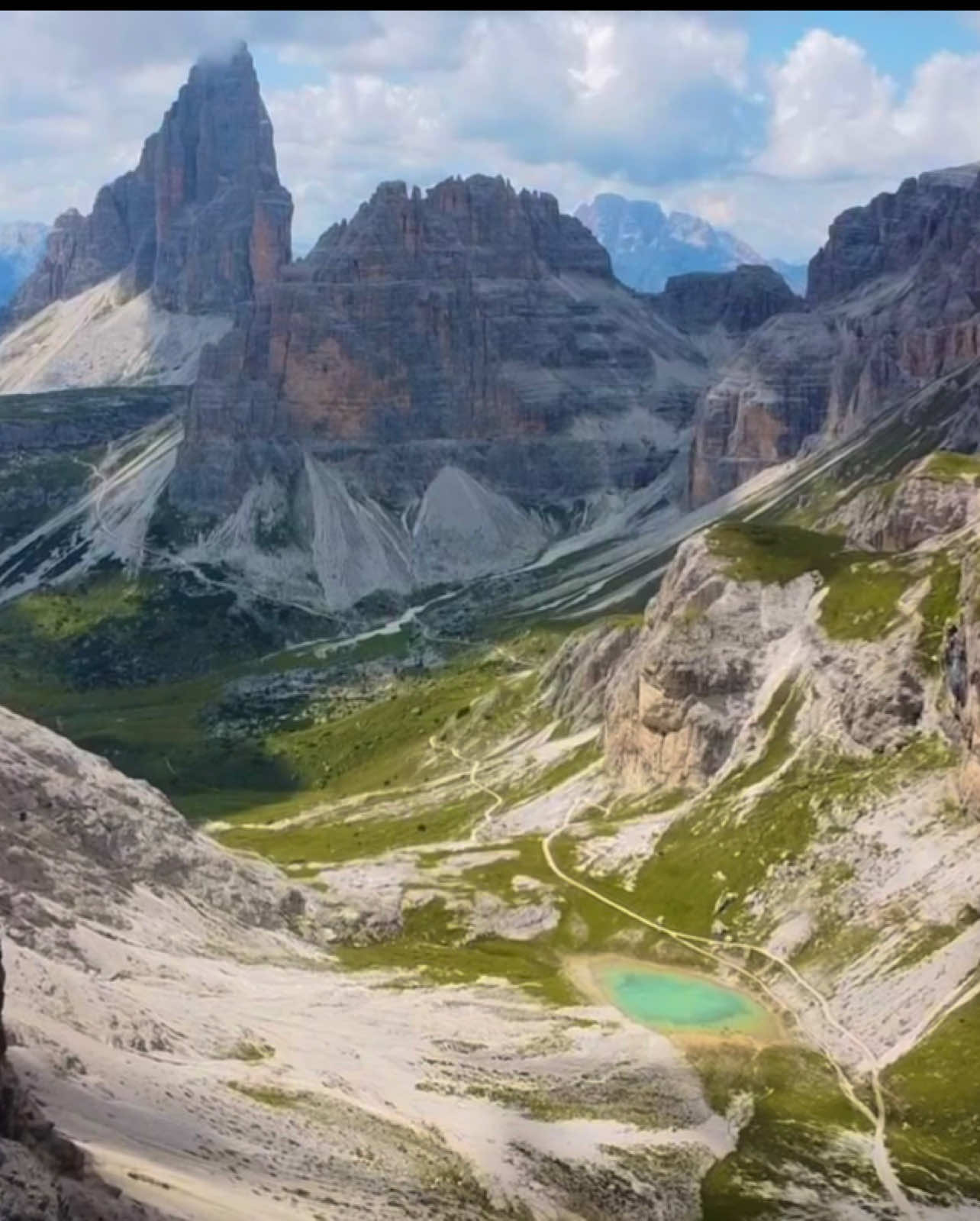 Vista de 🦅 en Dolomitas ⛰️#drone #cinematic #dolomites #mountains #view 