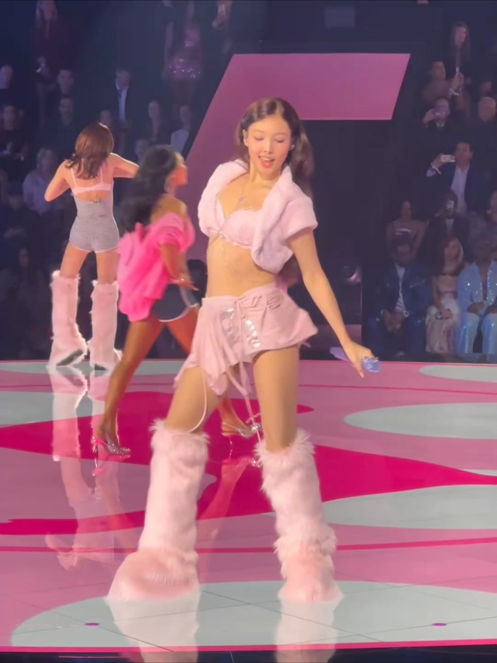 Twice's Ace and the brightest star ✨ #Twice #Nayeon #victoriassecret 