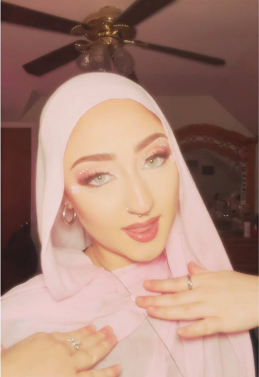 i feel like 🎀✨🩰🪞 #foryou #hijabi #beauty #fyp  mua: @bebezbeautiez 
