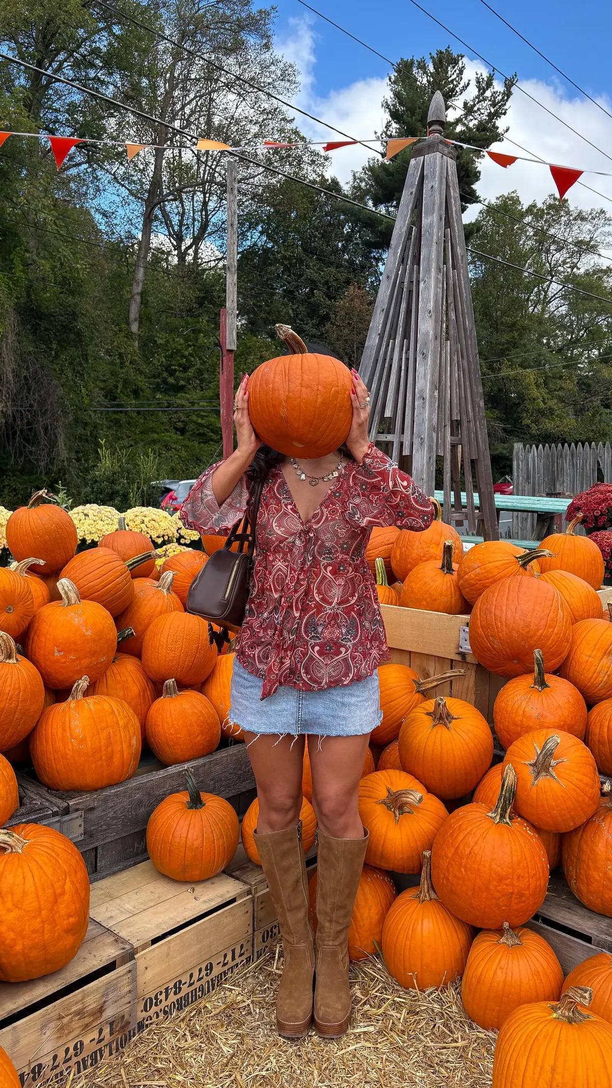#poseideas #pumpkinpatch #pumpkinpatchoutfit #pumpkinseason #pumpkinpatchphotoshoot 