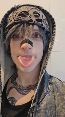 Trying to make some friends… @オリキティ Olimpia @Kyon #konnichiwarts 