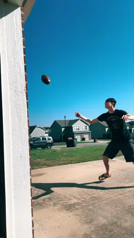 If your hand touches it, you should catch it, that’s the rule #reflexes #football #coordination #exercise #betweensets 