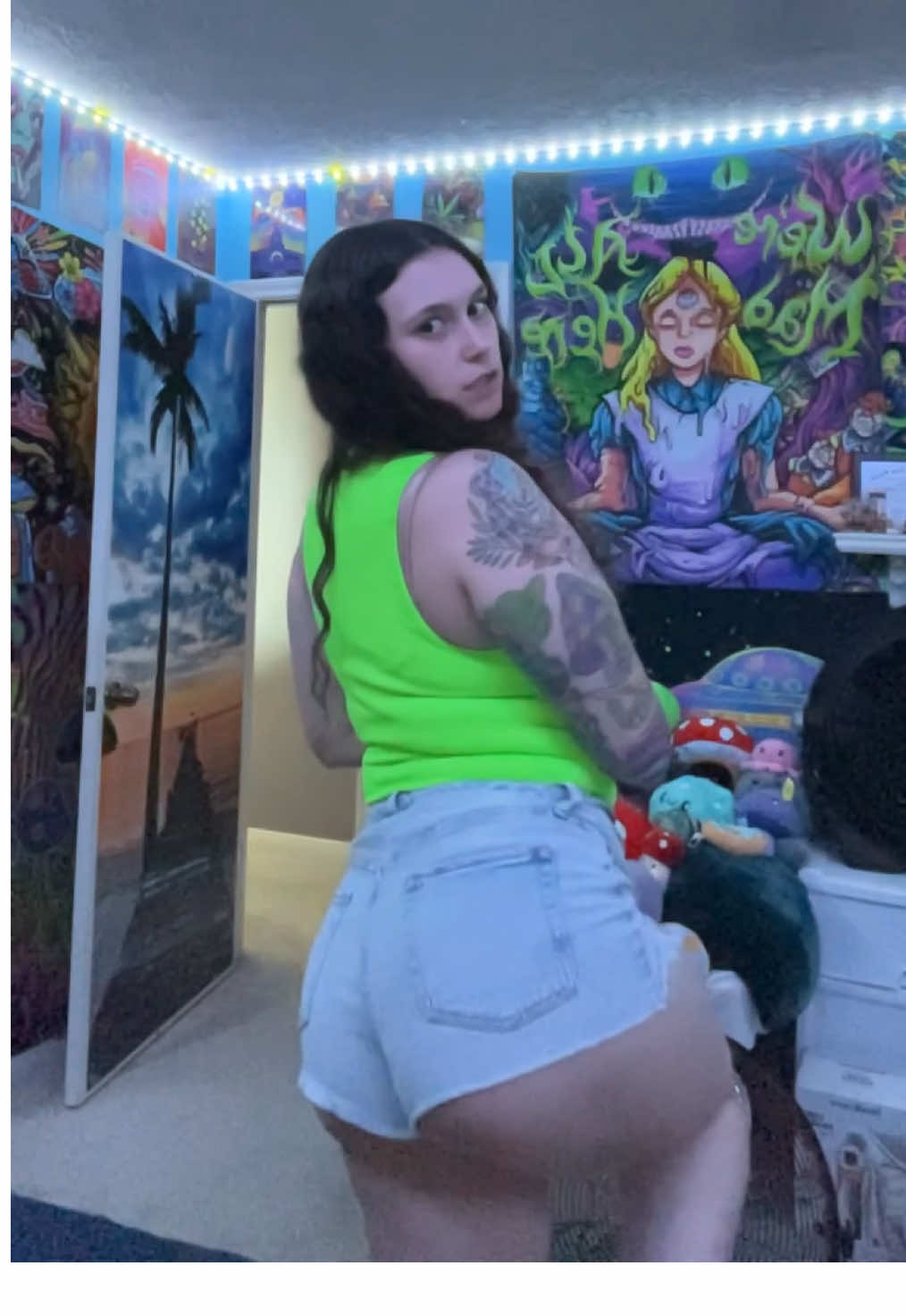 💚 #fyp #viral #trending #fineashell #thickasf 