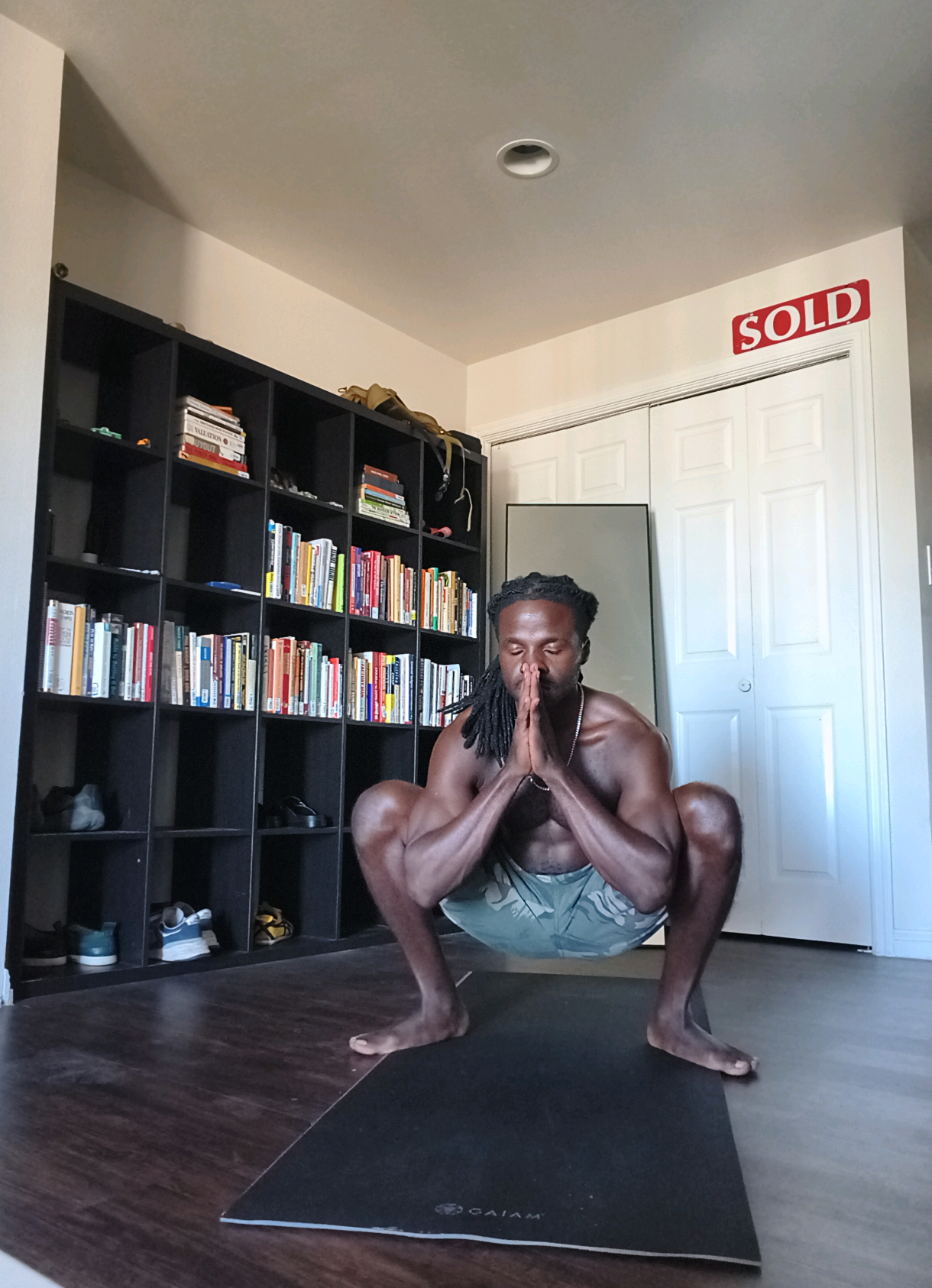 #SaveForLater 3 Beginner Yoga Moves to help relieve your #backpain #yogaforbeginners #yogainspiration ##nigeriantiktok 