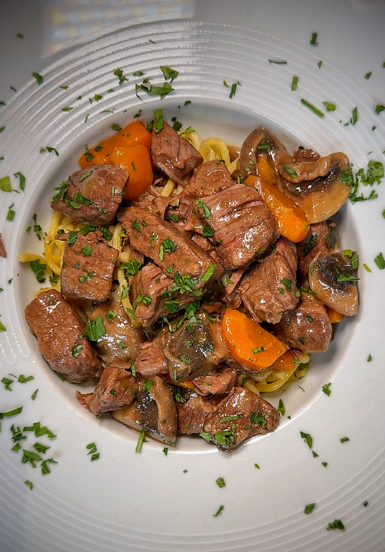 💰 PRIX : - Entrée : 6,50€ - Plats : 18€ à 20€ - Desserts : 6,50€ 👉 Vidam 📍 34 Rue de Cambrai - Paris 19 🕦 Du lundi au vendredi, le midi seulement.