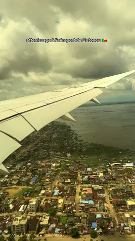 Pouvez-vous voir vos maisons? #benintiktok🇧🇯 #aeroportdecotonou🇧🇯 
