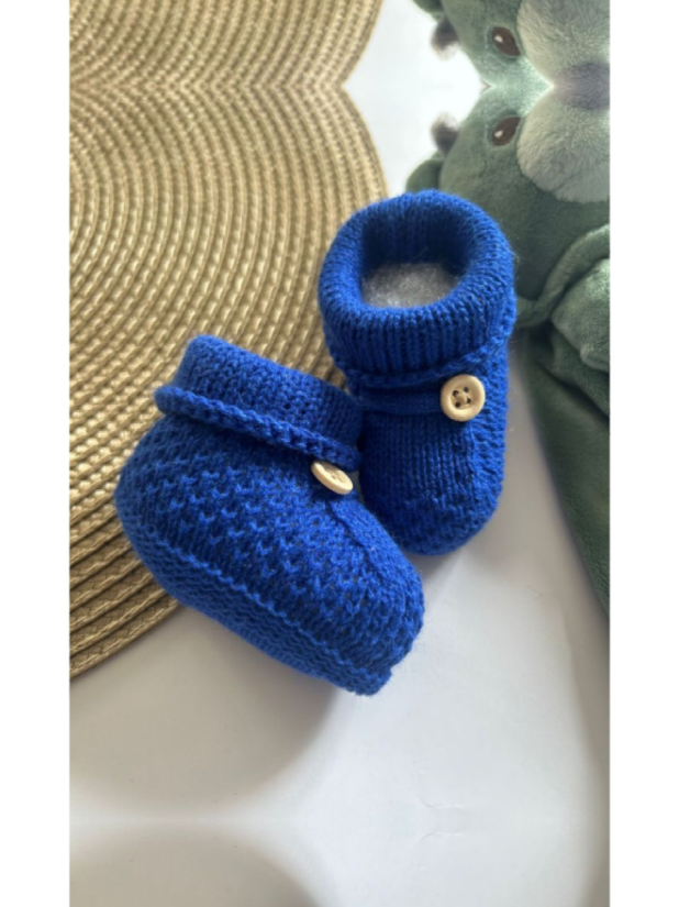 Sapatinho de trico liso para bebes de 0 a 3 meses lindos #sapatinhosdetrico #baby 