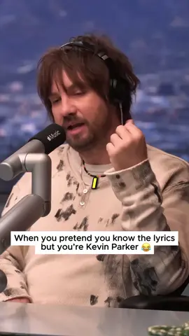 Tame Impala went on SNL without finished lyrics so he just sang pure gibberish on live TV 😭😂 #tameimpala #tameimpalafan #podcast 