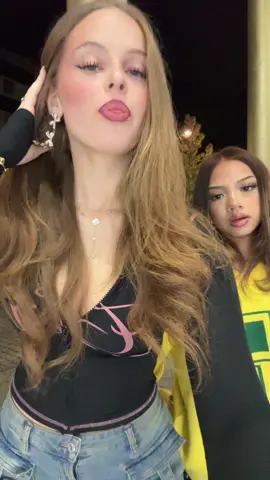 1,74m vs 1,59m 🤣 @mayaaa 