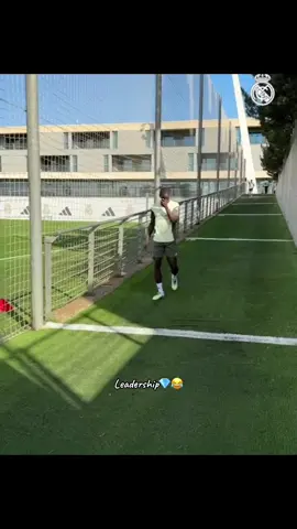 #رجع_الغالي_يامو😂😂💔 #ميندي 🫀🔥#video #ronaldo #كل_مدريدي_اصيل_يثبت_وجوده🤍💙 #1millionaudition #البرنبيو🇪🇦_بيت_الرعب #الريال_هبلهم👑🤍 #سيد_اوروبا🔥🇪🇸 #trend #