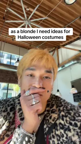 blonde halloween costumes for men ?? #halloweencostume #animetiktok 
