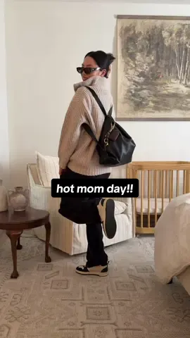 “hot mom day” is still the best day of the week! #casualoutfits #momstyle #momootd #casualstyle #momfashion 