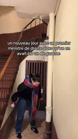 par élire, je veux dire que la tradition républicaine veut que le président nomme un PM issu de la coalition arrivée en tête, soit celle de gauche (NFP) aux élections législatives 2024