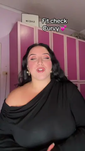 Vi piace? 💕 ma poi domanda seria con questi capelli sto bene? 💕🤣 #curvy #curvytiktok #selfconfidence #outfitinspo 