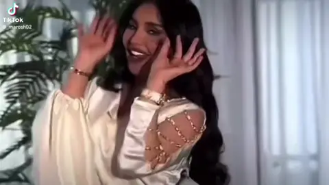 والا قال كليمه فينا ☺️☺️ فرقة وردة الجنوب لأحياء المناسبات داخل وخارج سبها للحجز والاستفسار التواصل على الرقم 0925780002 فنانة وردة 