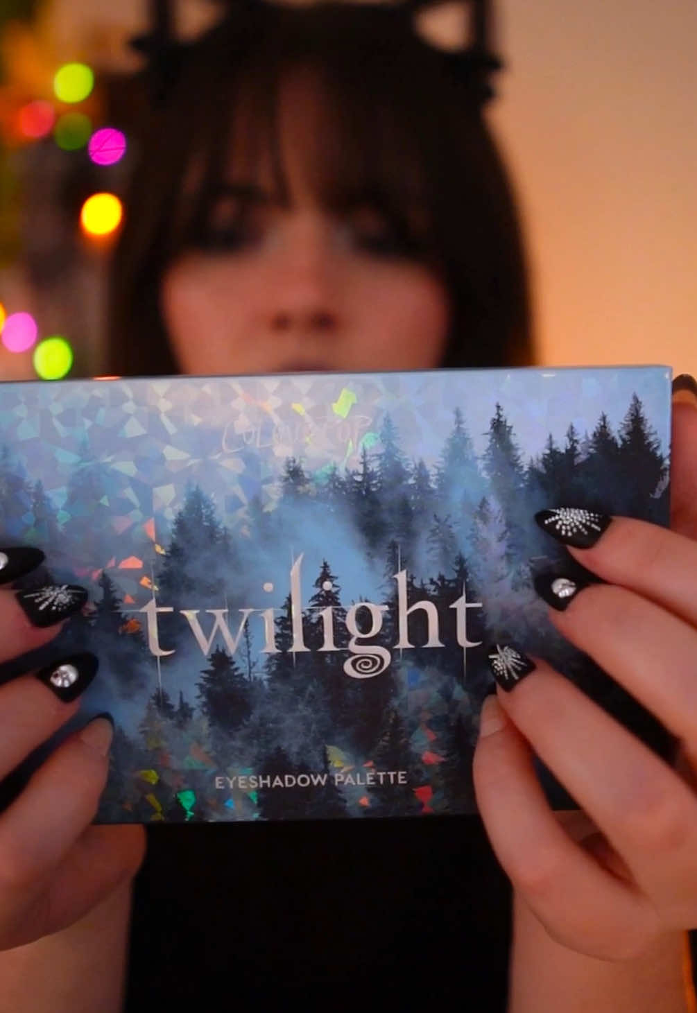 ITS TWILIGHT SEASON BABY. Twilight is my go to airplane movie idk why. #asmr #twilight #halloween #asmrmakeup #asmrtiktok