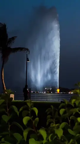 When Jeddah shines, the fountain sparkles 🌟 عندما تتألق جدة.. تتلألأ النافورة 🌟 #جدة #كورنيش_جدة #نافورة_جدة #jeddahfountain 