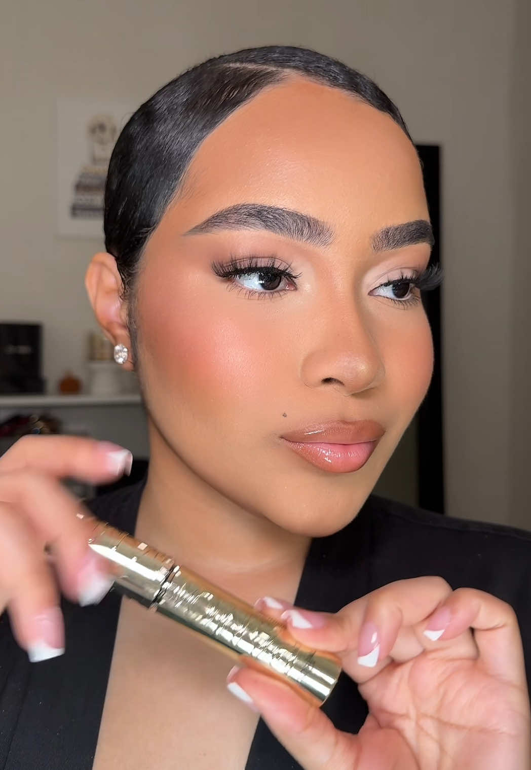 Bottom mascara me please! 😍🤏🏽 @loréal paris usa @L’Oréal Paris Voluminous Panorama Washable Mascara (Blackest Black) I love adding more length and volume to my bottom lashes!  Follow and save this for your next makeup purchase! 📌 #mascara #lashes #drugstoremakeup #affordablemakeup #maquillaje 