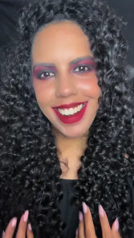 Halloween Make Up and Transition 👀🖤.  #makeuptransformation #makeuptransition #halloweenmakeuplook #halloweenmask 