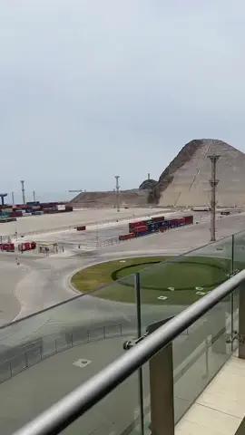 ¿Un puerto 100% energía verde? ¡Espera! El problema medioambiental del transporte marítimo podría estar en los tráilers que ingresan. ¡Increíble! #puerto #energíaverde #transporte #medioambiente #tráilers
