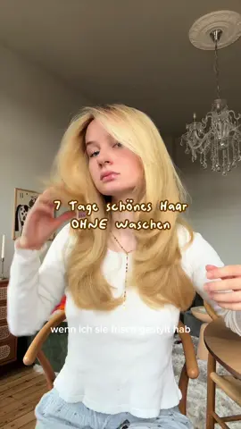 Anzeige<3 8 Tage perfektes Haar klappt mit @pantene_de !🫣💘 Vor allem die Heat & Glow Leave in Cream aus der Moisture Boost Reihe ist mein Favorit! Spendet Feuchtigkeit, schützt eure Haare vor Hitze und ist perfekt gegen Frizz! Ich liebs🙂‍↕️ #HeatAndGlow #PanteneProV