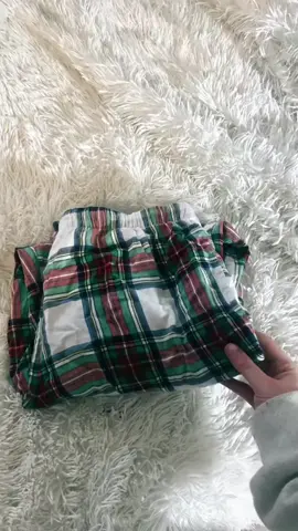 pov: it’s a cozy december day so u decide to just chill around !🎄🎅🏼 #fyp #foryou #christmas #christmastok #xyzbca 