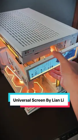 The new @lianliofficial 8.8inch Universal Screen! 😍 1920x480, 60Hz and 500nits brightness 👌 _______ #lianli #gamingpc #setupgoals #pcmr